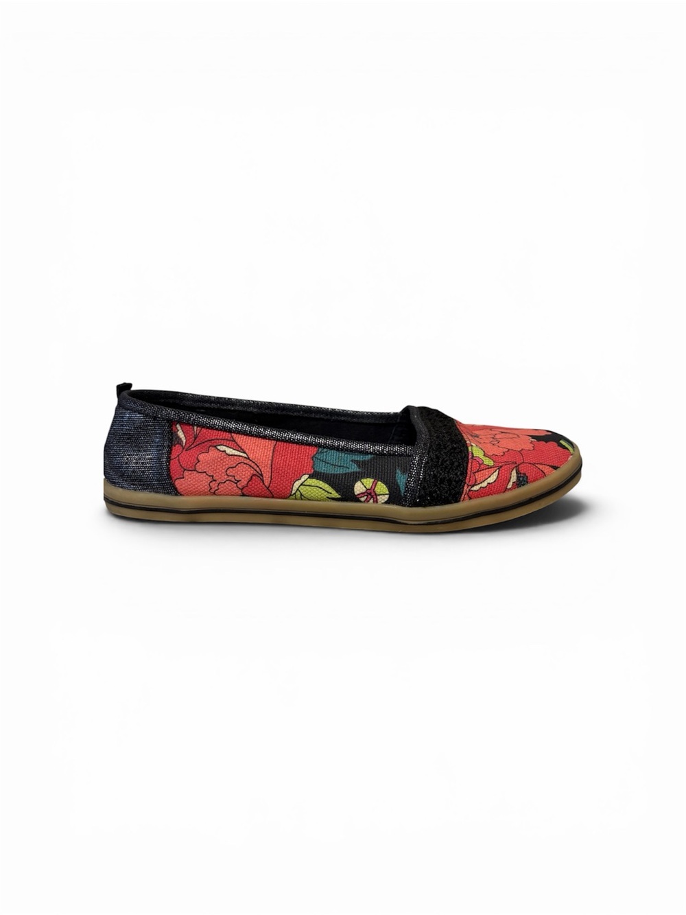 Sak Roots Red and Black Floral Canvas Flats Shoes Size 8